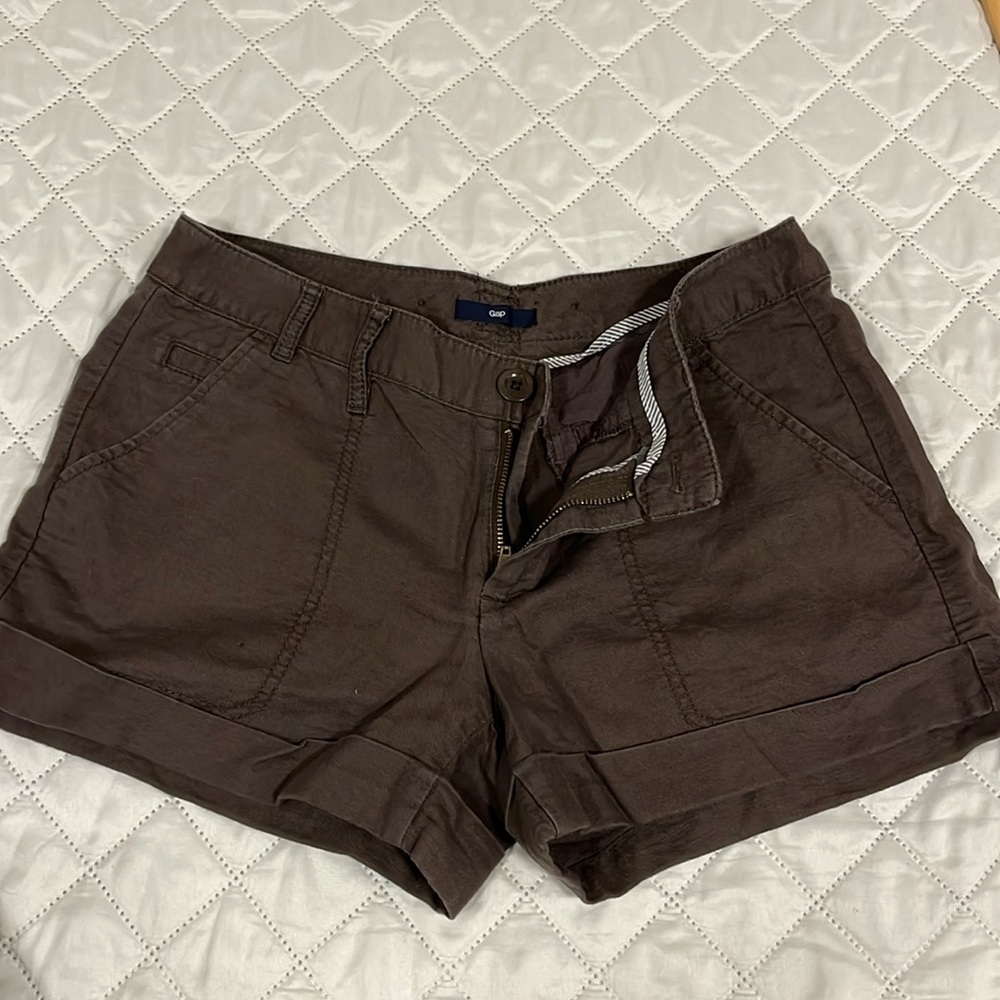 🤗Gap brown mini short, size 2